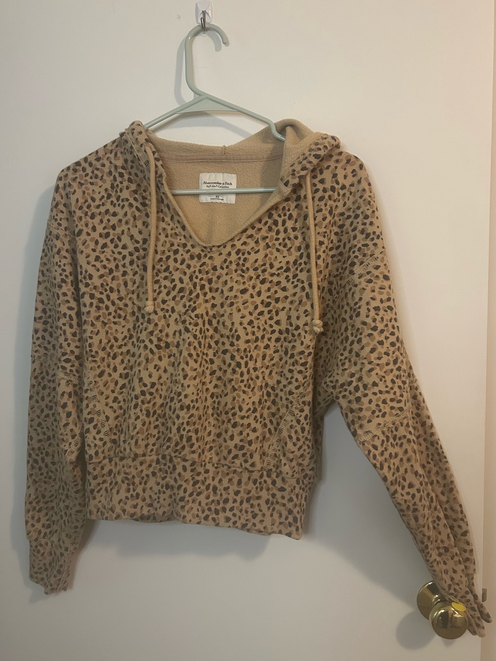 Abercrombie & Fitch XS Leopard-Print Cropped Hoodie in Tan and Brown Vintage